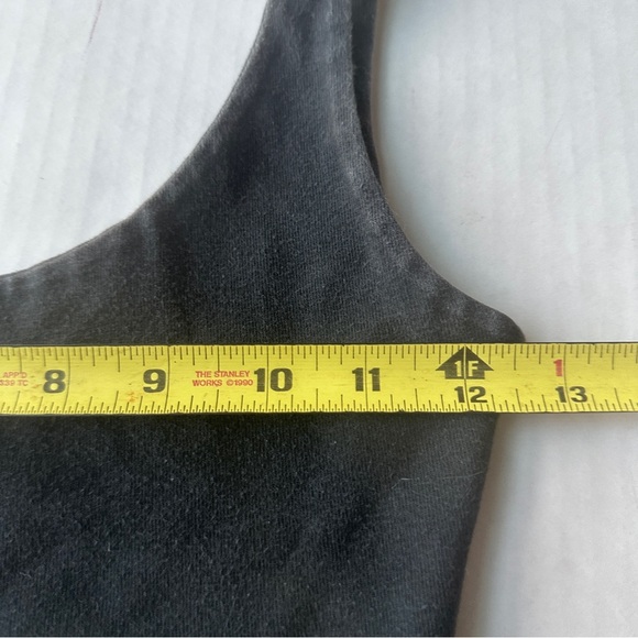 Brandy Melville x 2 Charcoal Cropped
Tanks / Bandeau - Picture 15 of 15